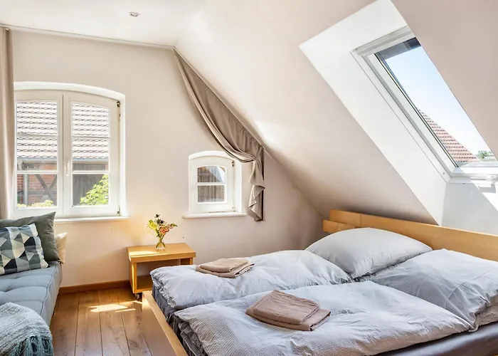 Der Flusshof, Nyaraló