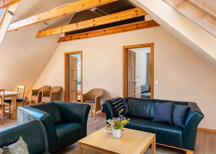 Der Flusshof, Nyaraló *