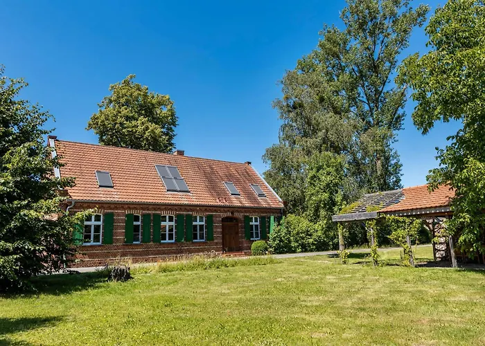 Der Flusshof, Nyaraló