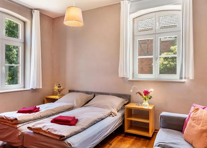 Der Flusshof, Nyaraló